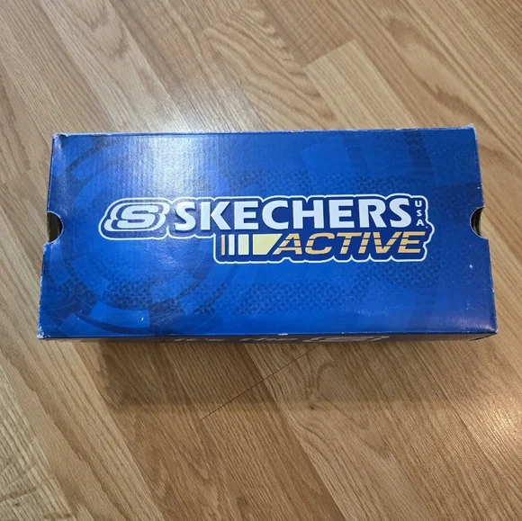 New In Box Skechers Black Women Shoes Size 10 - Picture 9 of 10